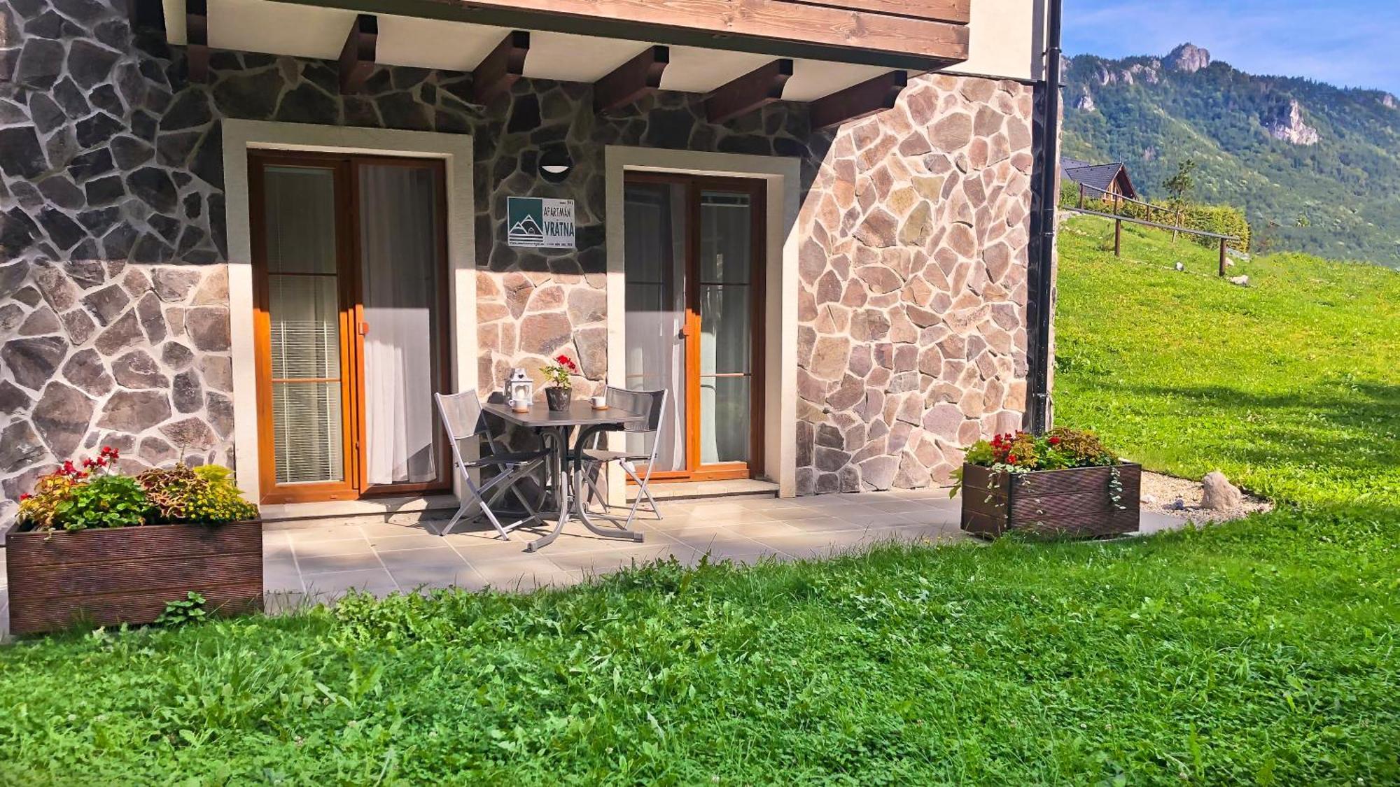 Apartman Vratna Терхова Екстер'єр фото